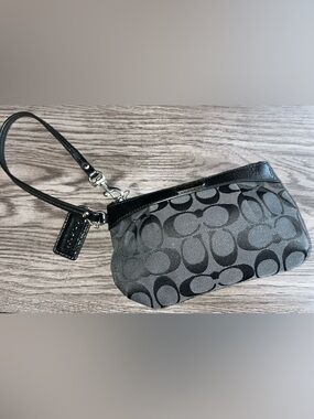 Coach Signature Jacquard Wristlet Black Grey Small Pouch Zip Clutch 7.5”L